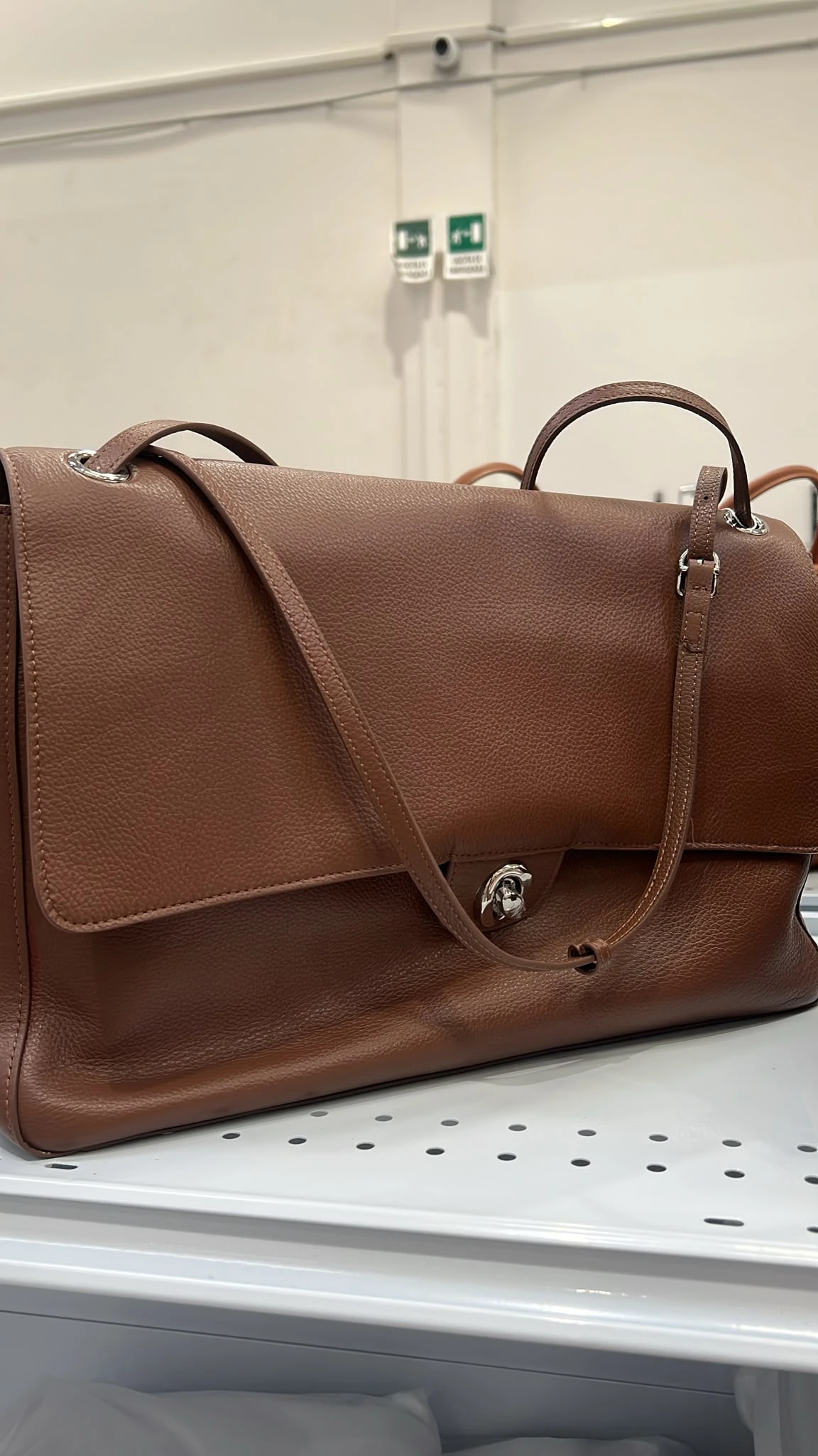brown_cognac.webp