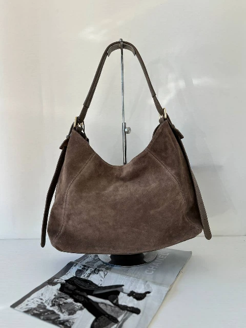 taupe.jpg