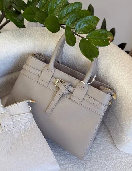 taupe.jpg