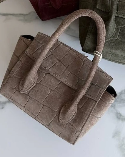 taupe.jpg