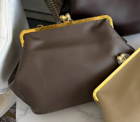taupe.jpg