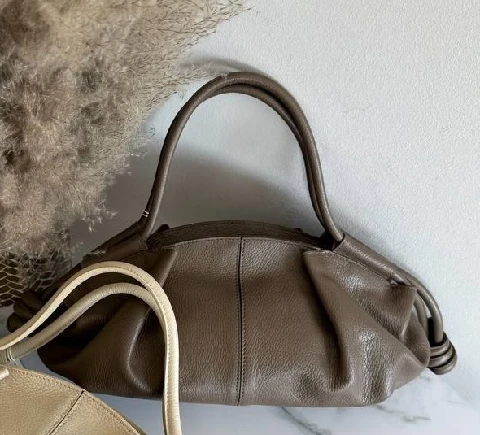 taupe.jpg
