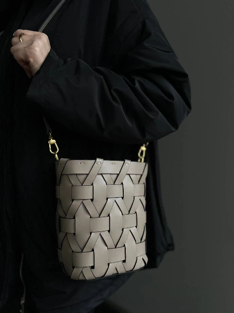 taupe.jpg