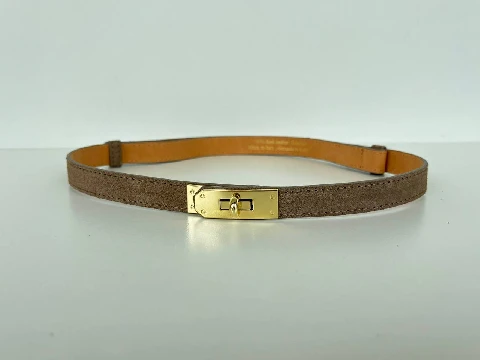 taupe.jpg