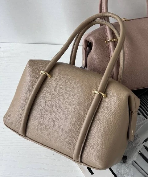 taupe.jpg