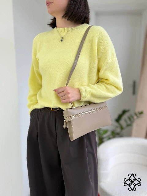 taupe.jpg