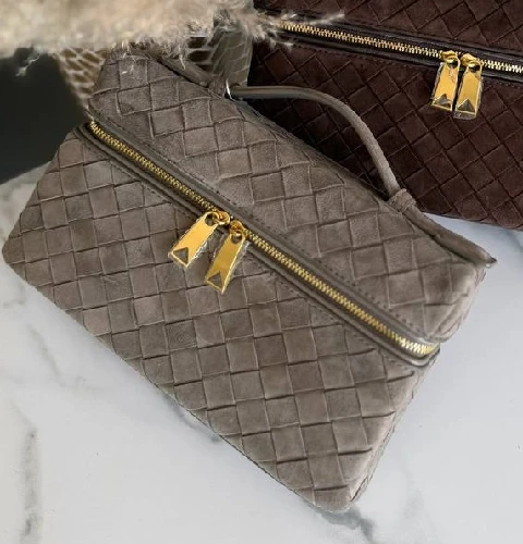 taupe.jpg