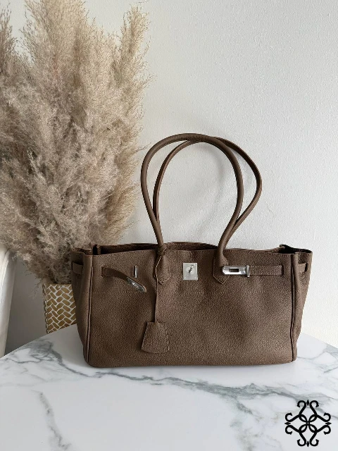 taupe.jpg
