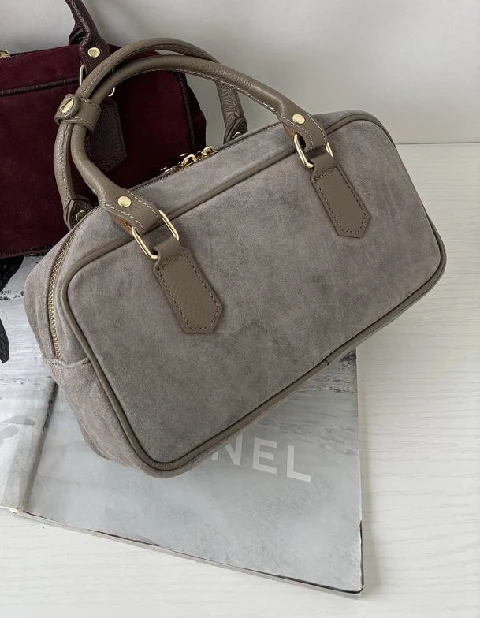 taupe.jpg