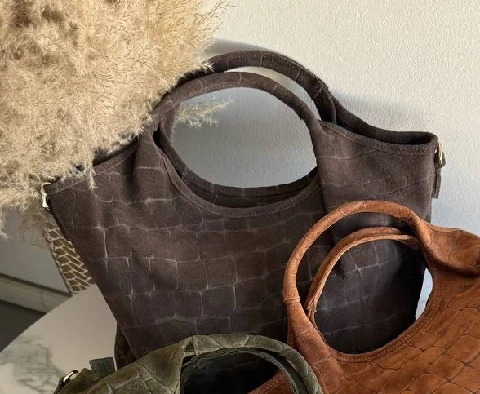 taupe.jpg