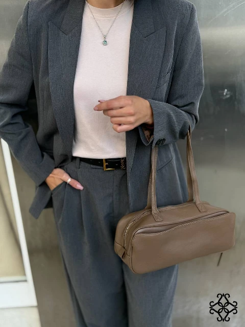 taupe.jpg