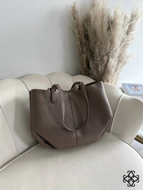 taupe.jpg