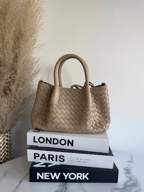 taupe.jpg