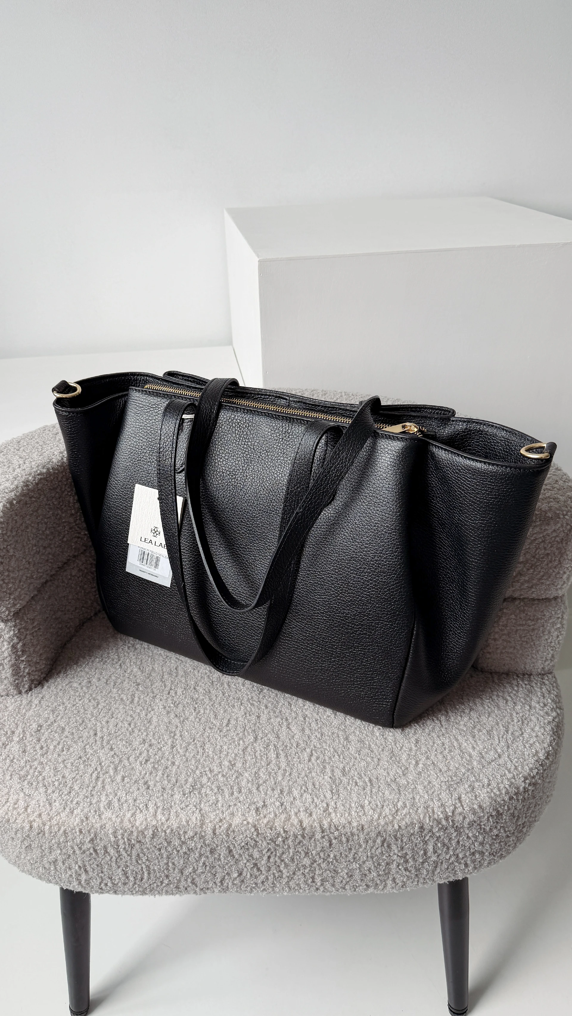 Leather shoulder bag 80383