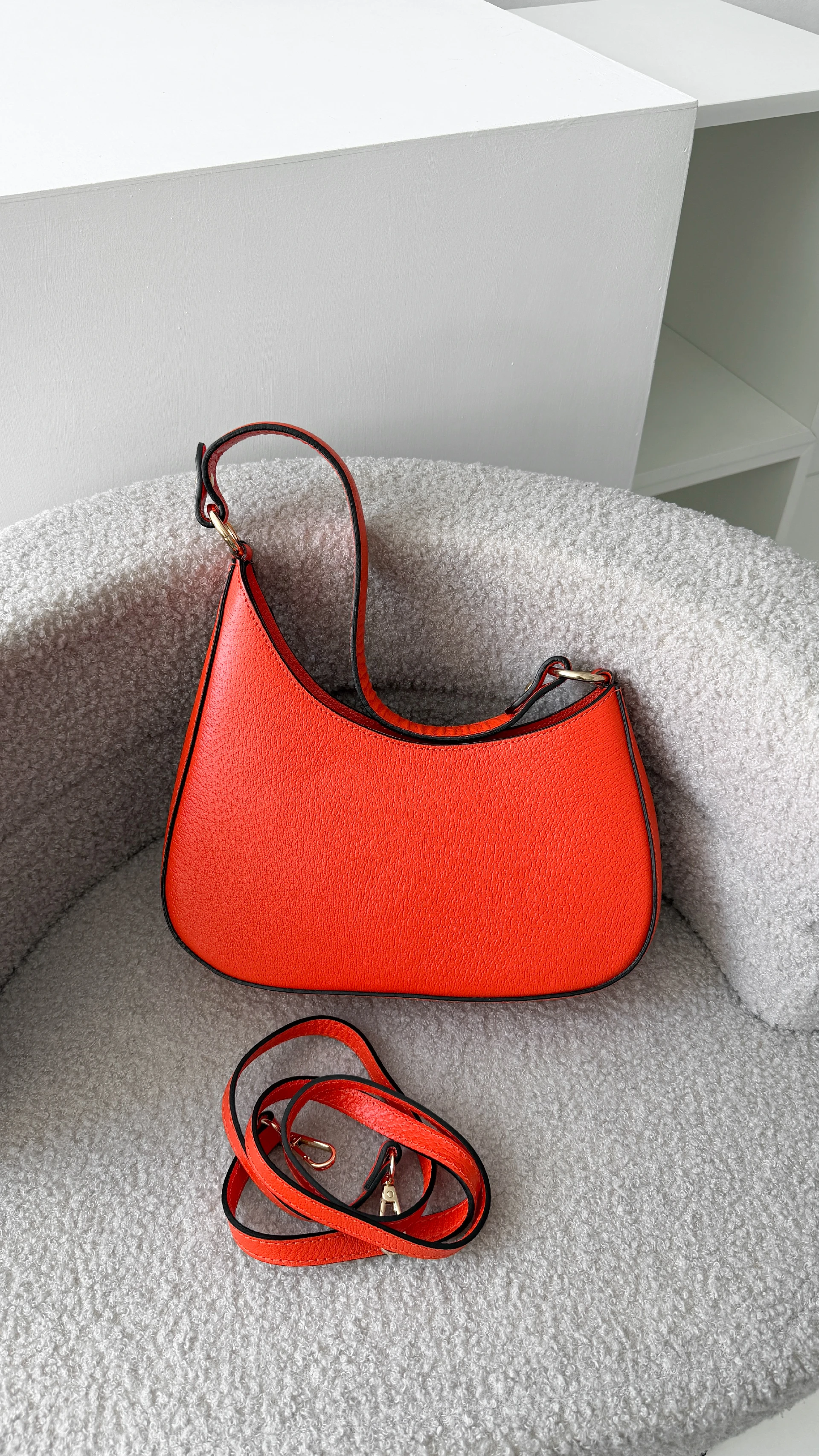 Leather shoulder bag 94569