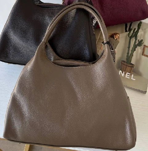 taupe.jpg