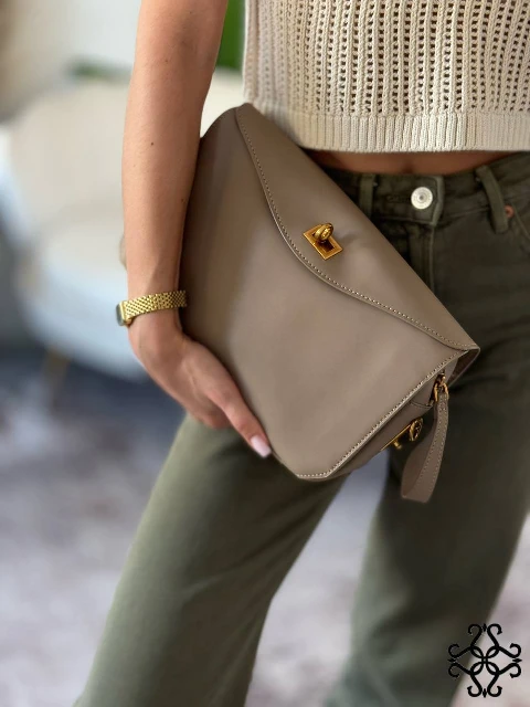 taupe.jpg