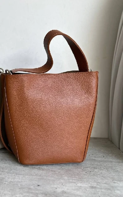 brown_cognac.webp