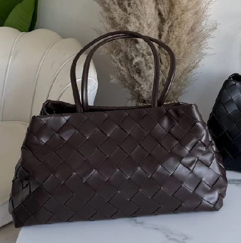 brown_cognac.webp