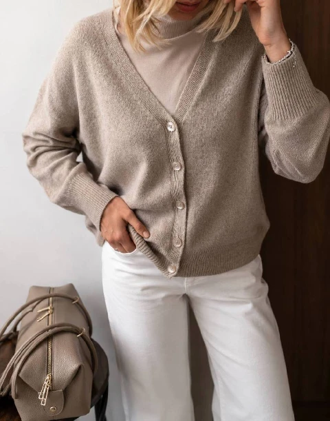 taupe.jpg