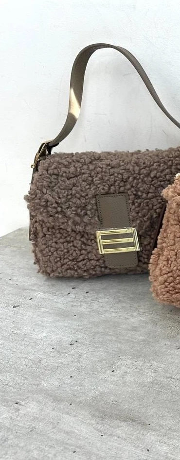 taupe.jpg