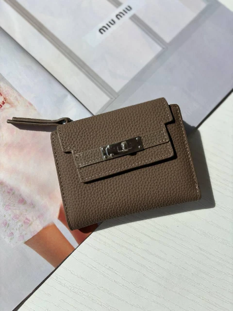 taupe.jpg
