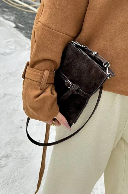 Zamšādas crossbody soma 80590