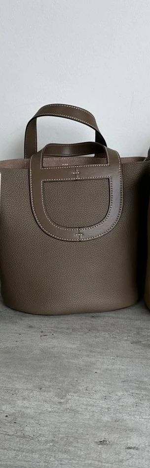 taupe.jpg
