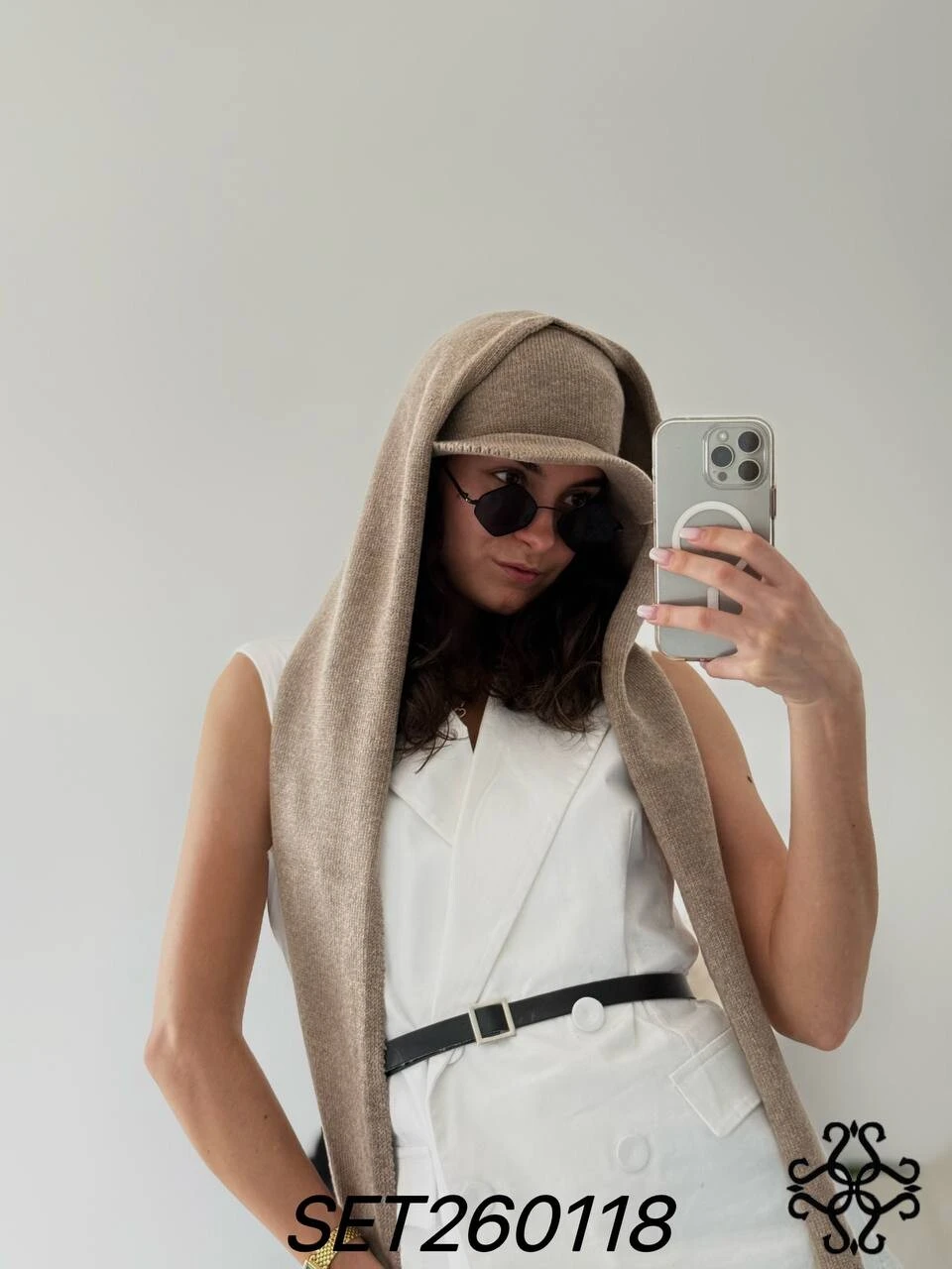 taupe.jpg